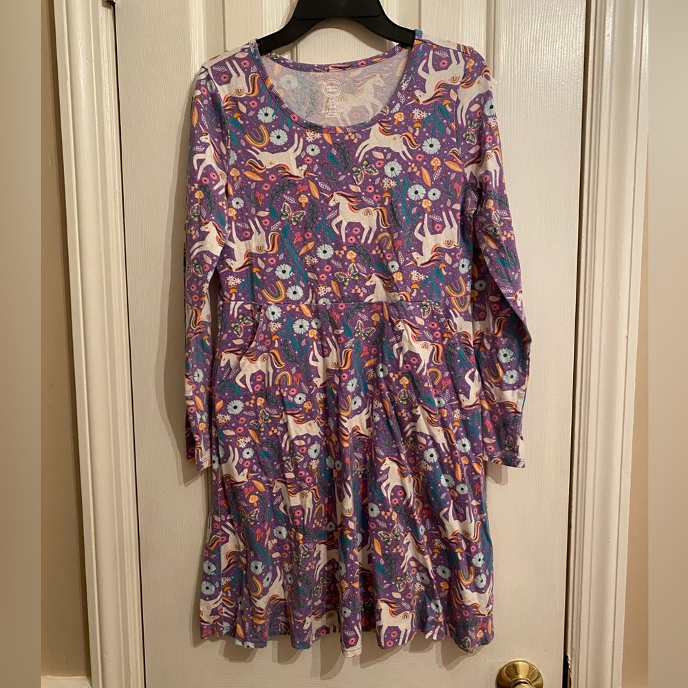 Girls play dress